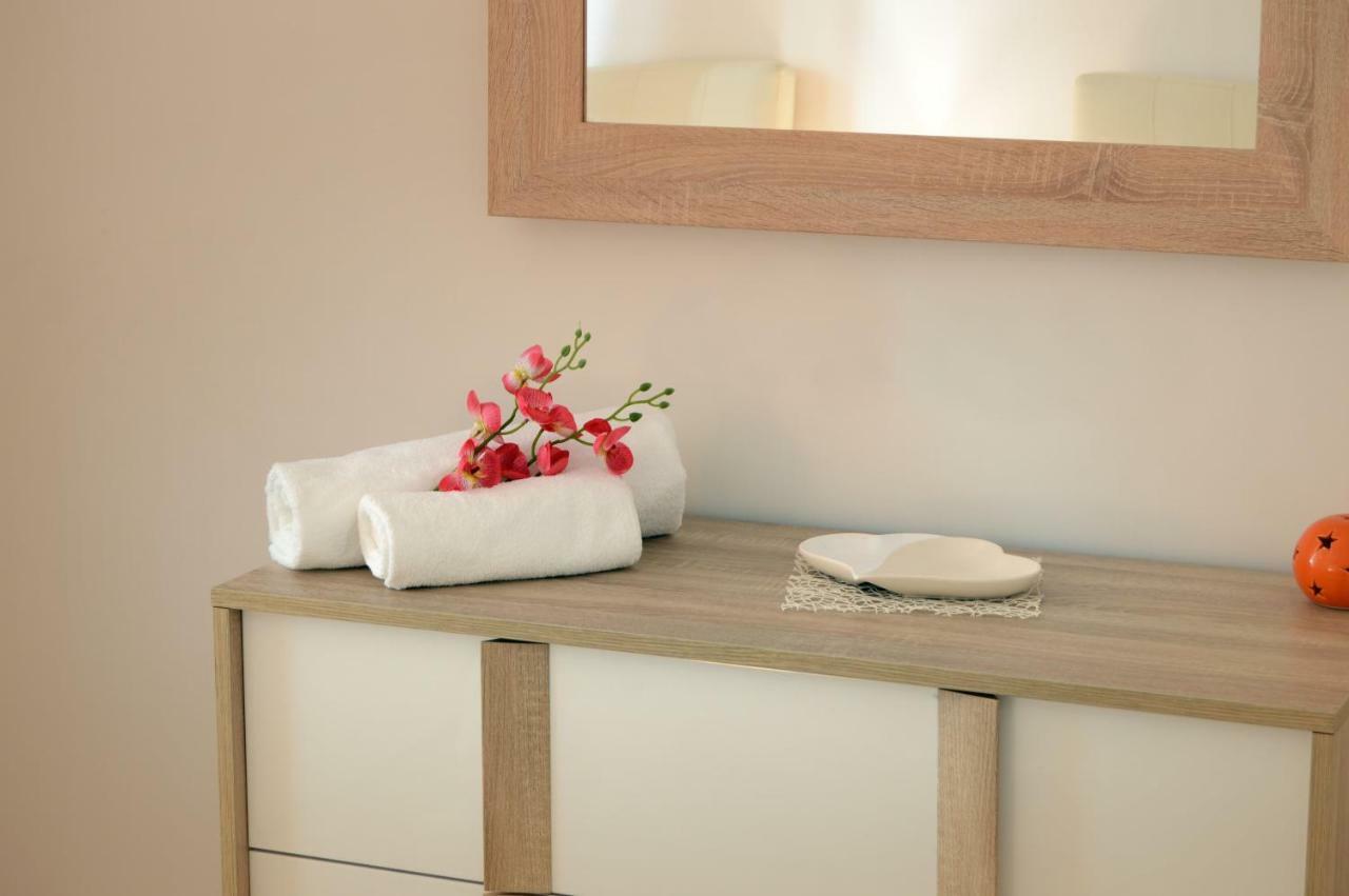 Alexandra Exclusive Naples